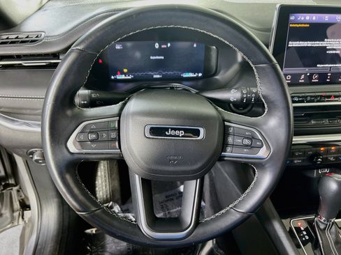 Used 2022 Jeep Compass High Altitude AWD/4WD image 10
