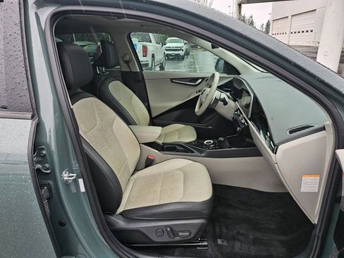 Certified 2023 Kia Niro Wave w/ Wave Preserve Package image 13