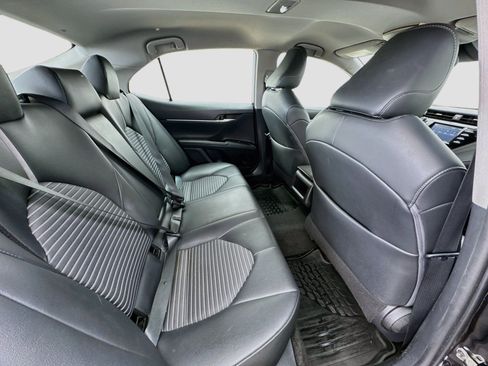 Used 2019 Toyota Camry SE FWD image 17