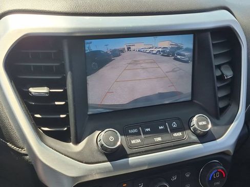 Used 2019 GMC Acadia SLT FWD image 15