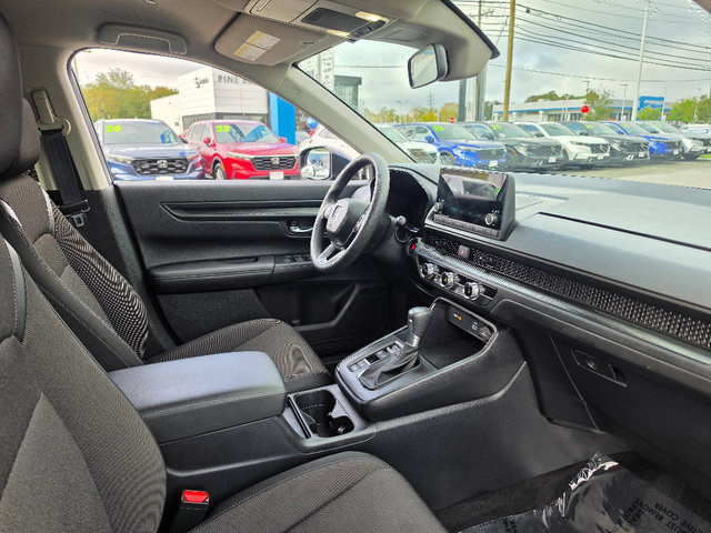 Used 2025 Honda CR-V LX image 12