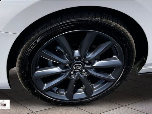 Used 2023 MAZDA MAZDA3 s FWD image 9