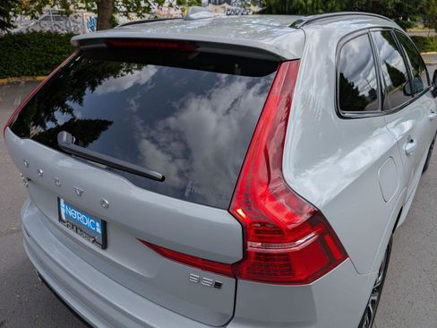 Used 2025 Volvo XC60 B5 Core AWD/4WD image 24