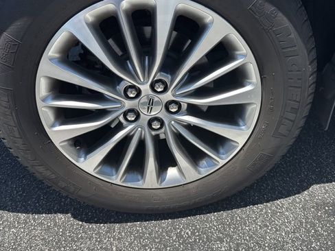 Used 2018 Lincoln MKX Select w/ Select Plus Package FWD image 7