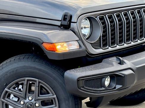 New 2026 Jeep Gladiator Sport image 7