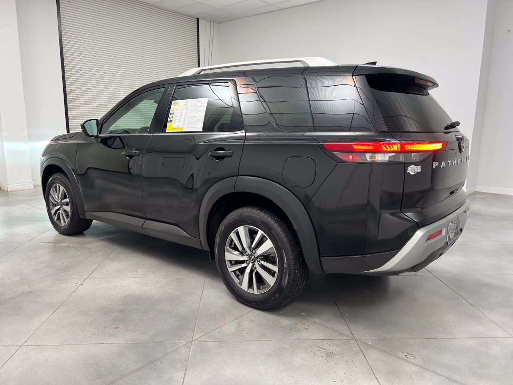 Used 2025 Nissan Pathfinder SL AWD/4WD image 6