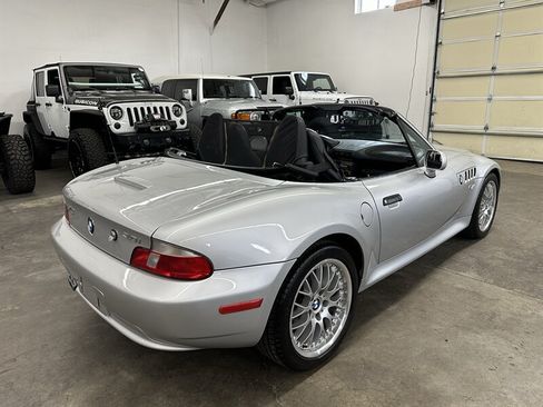 Used 2001 BMW Z3 3.0i RWD image 3