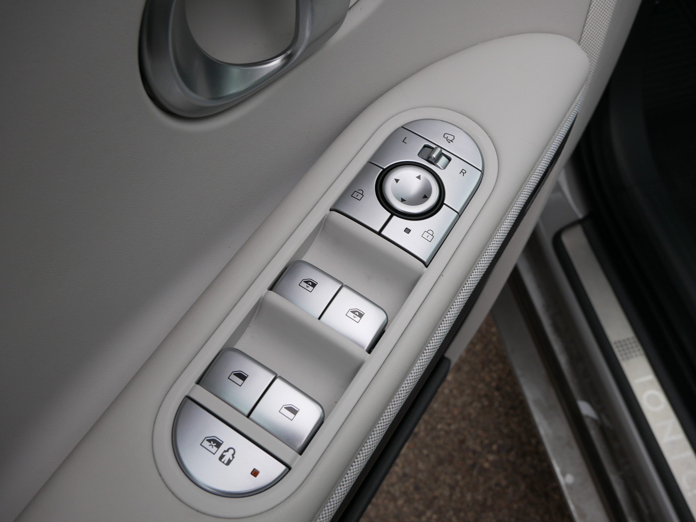 Certified 2024 Hyundai Ioniq 5 Limited AWD/4WD image 19