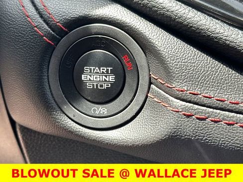 Used 2025 Dodge Durango GT RWD image 22