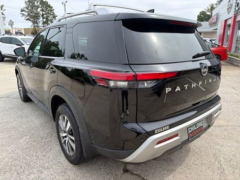 Used 2023 Nissan Pathfinder SL FWD image 8