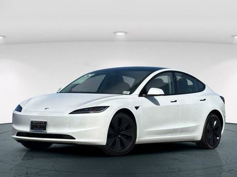 Used 2024 Tesla Model 3 Standard Range RWD image 2