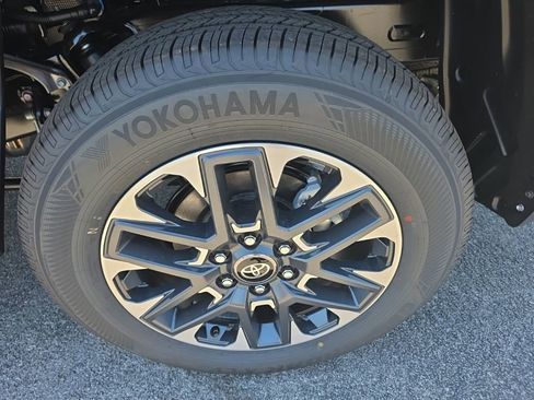 New 2026 Toyota Tundra Limited AWD/4WD image 7