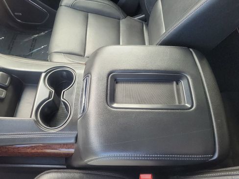 Certified 2019 GMC Yukon SLT w/ Graphite Performance Edition AWD/4WD image 24