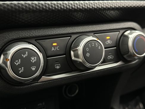 Used 2023 Nissan Kicks SV FWD image 16