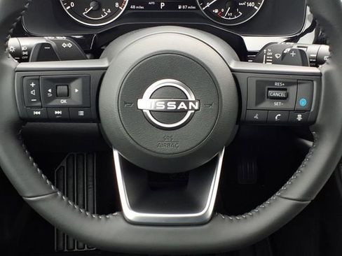 Used 2025 Nissan Pathfinder SV w/ Black Appearance Package image 16