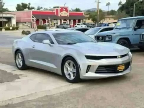 Used 2016 Chevrolet Camaro LT RWD image 2