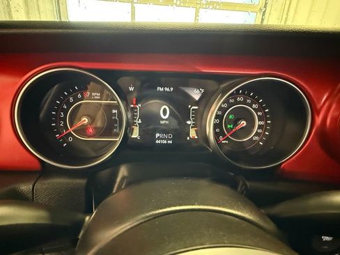 Used 2022 Jeep Wrangler Unlimited Rubicon w/ Xtreme Recon 35" Tire Package AWD/4WD image 25