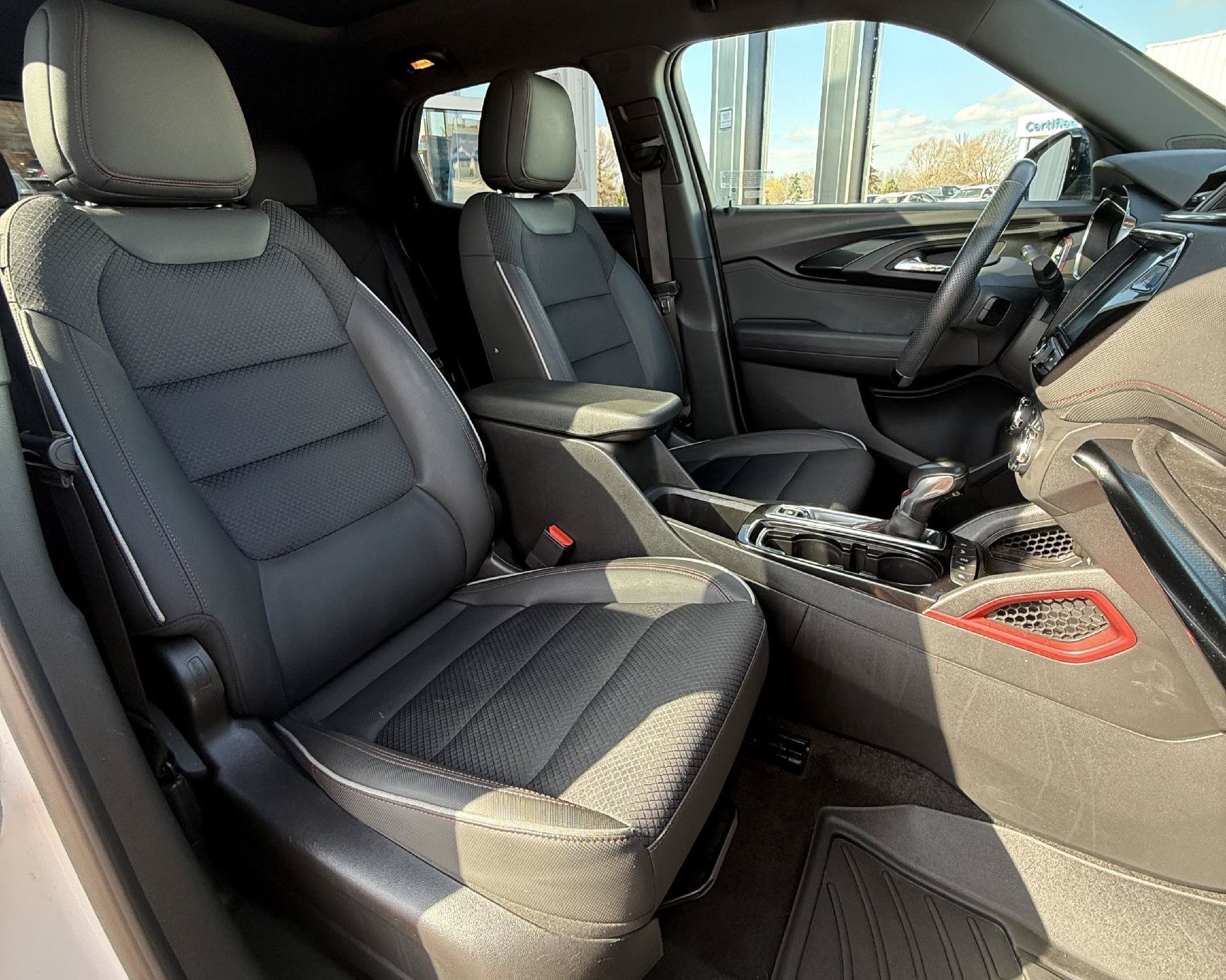 Used 2022 Chevrolet TrailBlazer RS w/ Sun and Liftgate Package FWD image 6