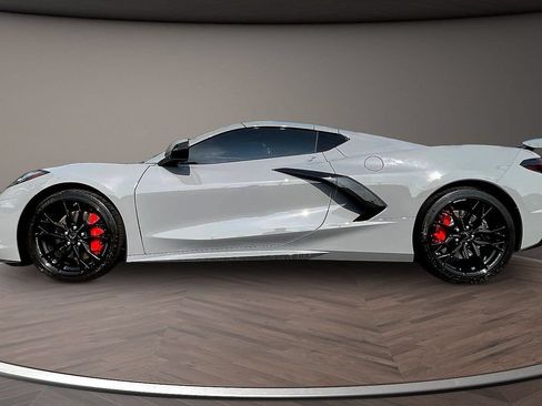 Used 2025 Chevrolet Corvette Stingray Preferred Cpe w/ Z51 Performance Package RWD image 8