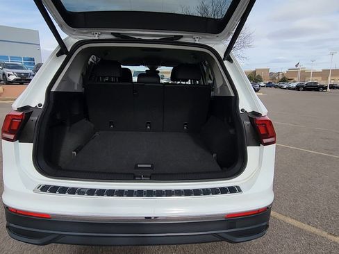 Used 2024 Volkswagen Tiguan Wolfsburg Edition image 40
