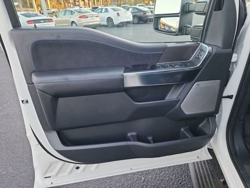 New 2025 Ford F150 Platinum image 9