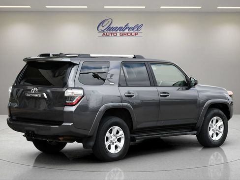 Used 2021 Toyota 4Runner SR5 AWD/4WD image 4