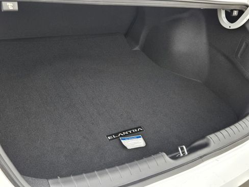 Certified 2025 Hyundai Elantra SEL FWD image 14