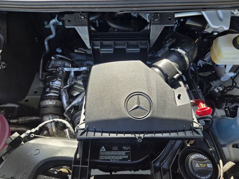 Used 2025 Mercedes-Benz Sprinter 2500 image 22