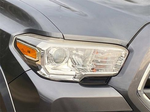 Used 2019 Toyota Tacoma SR5 image 4