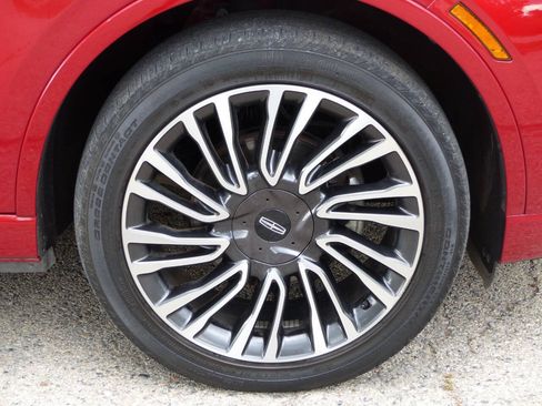 Used 2021 Lincoln Corsair AWD w/ Sport Package image 13