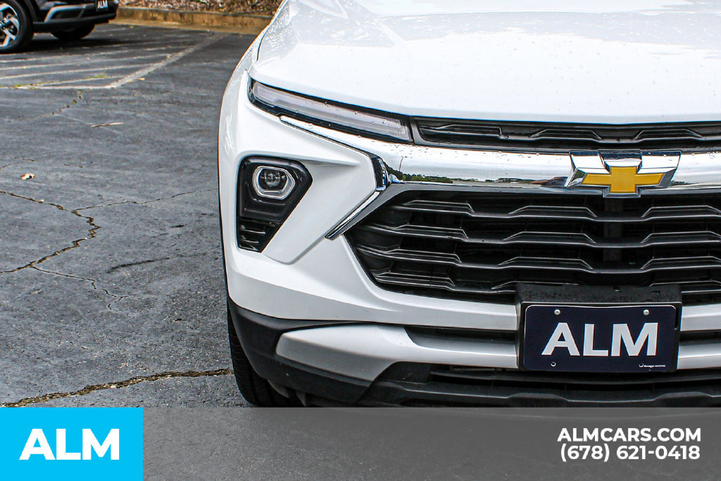 Used 2025 Chevrolet TrailBlazer LT AWD/4WD image 11