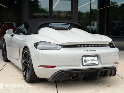 Used 2021 Porsche 718 Boxster Spyder RWD image 14