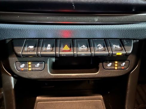 Used 2021 Chevrolet Colorado Z71 image 36