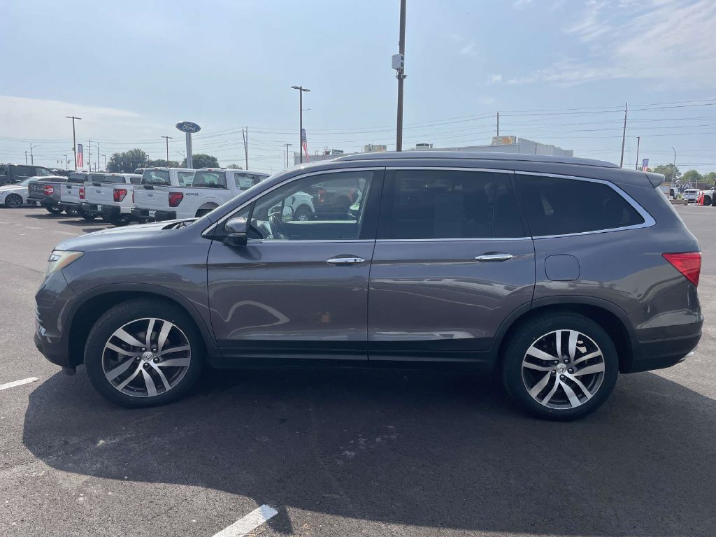 Used 2017 Honda Pilot Touring image 6