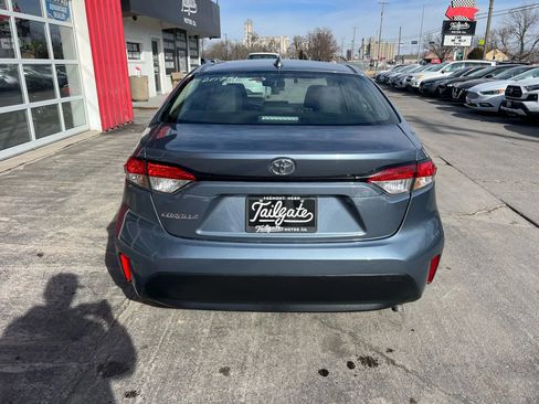Used 2025 Toyota Corolla LE FWD image 6
