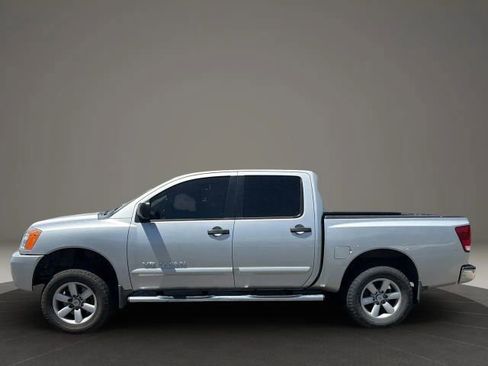 Used 2011 Nissan Titan SV w/ Tow Pkg AWD/4WD image 2
