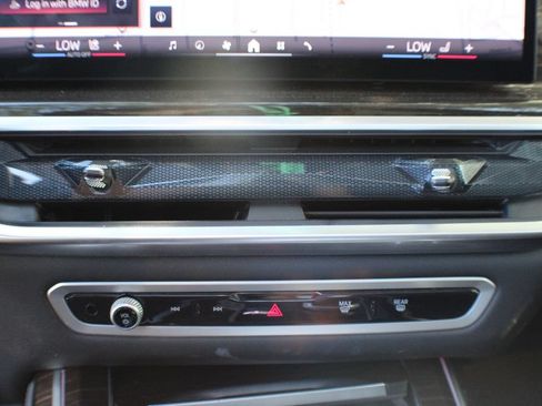 Used 2025 BMW X7 xDrive40i AWD/4WD image 18