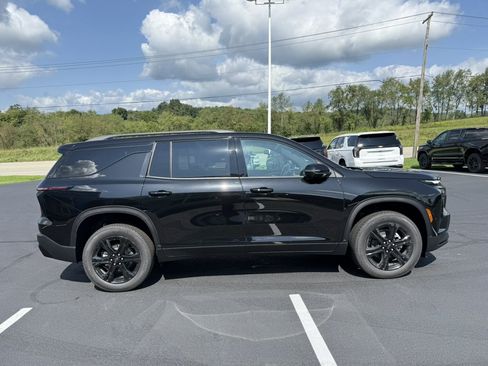New 2027 Chevrolet Traverse LT w/ Midnight/Sport Edition AWD/4WD image 6