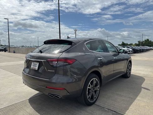 Used 2023 Maserati Levante GT AWD/4WD image 3