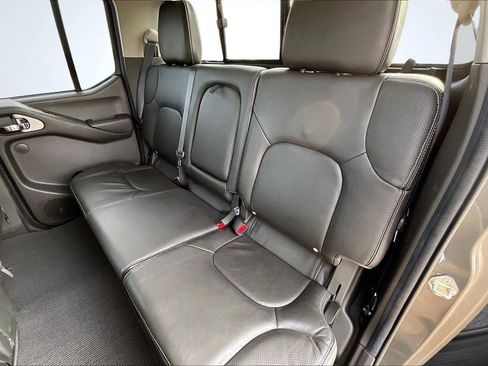 Used 2019 Nissan Frontier PRO-4X image 27
