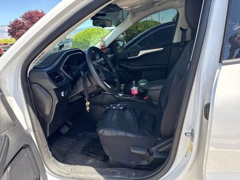 Used 2022 Ford Escape S image 9