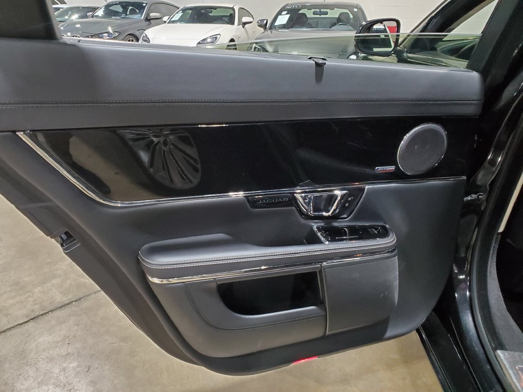 Used 2014 Jaguar XJ L Supercharged RWD image 30