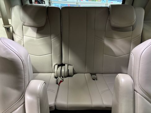 Used 2020 Cadillac Escalade Premium Luxury image 20