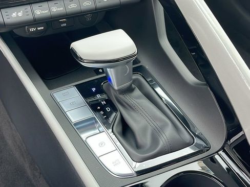 New 2025 Hyundai Elantra Limited image 23