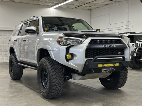 Used 2017 Toyota 4Runner TRD Off-Road AWD/4WD image 1