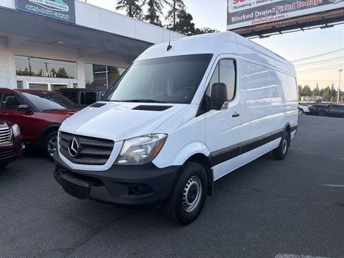 Used 2014 Mercedes-Benz Sprinter 2500 image 1