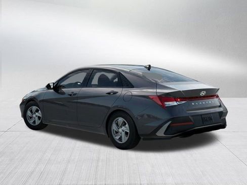 New 2026 Hyundai Elantra SE FWD image 5