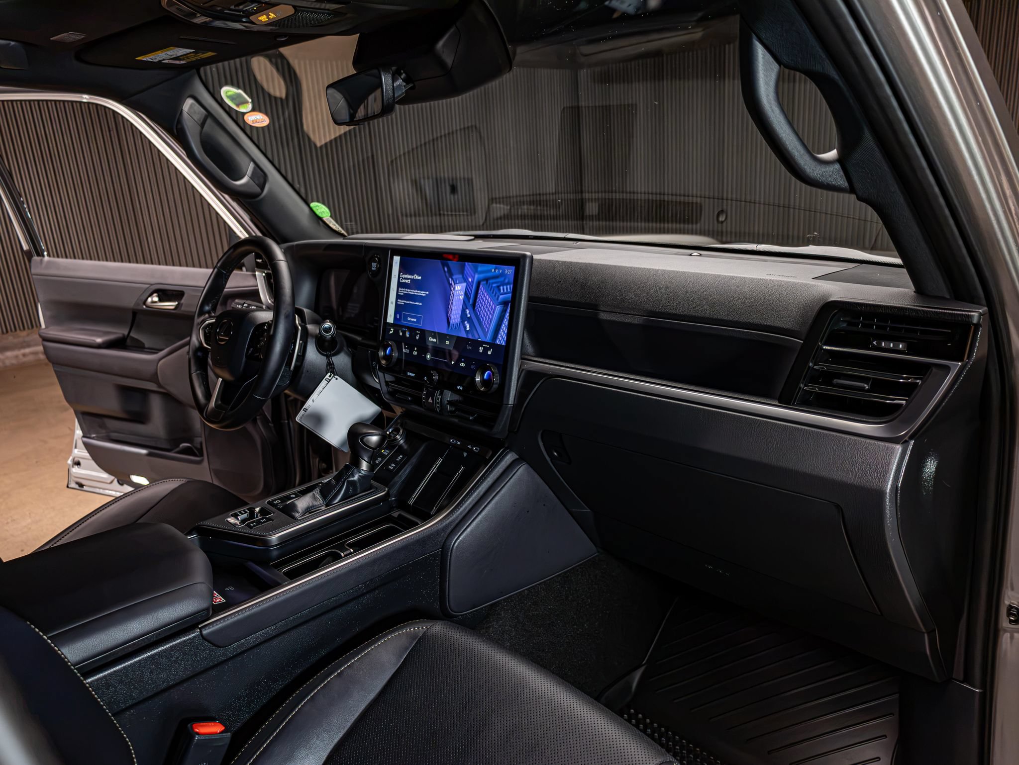 Used 2026 Lexus GX 550 AWD/4WD image 17