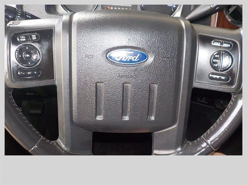 Used 2011 Ford F350 Lariat w/ Lariat Interior Pkg AWD/4WD image 19