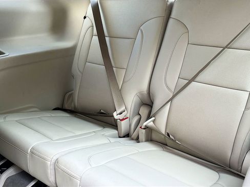 Used 2022 GMC Acadia Denali w/ Denali Ultimate Package image 30